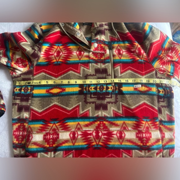 Dravus red and tan pullover with aztec print size L - Picture 6 of 8